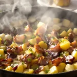« Je la prépare en 10 minutes pour toute la famille » : ma poêlée poireaux-pommes-lardons ultra simple, rapide et conviviale